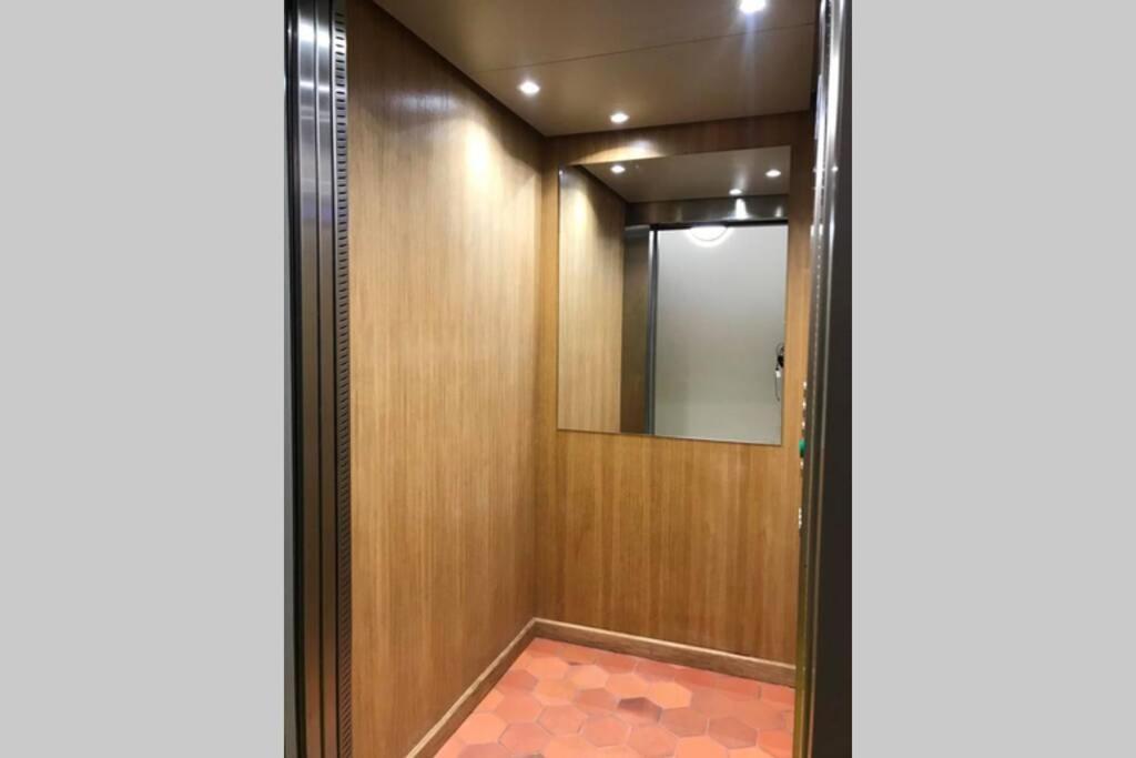 L'Independance Apartment Версал Екстериор снимка